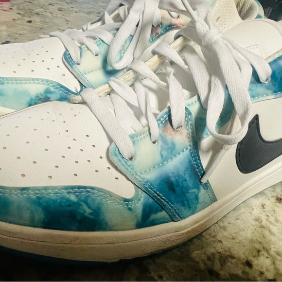 Nike Women's Sneakers - White and Blue - Picture 3 of 6